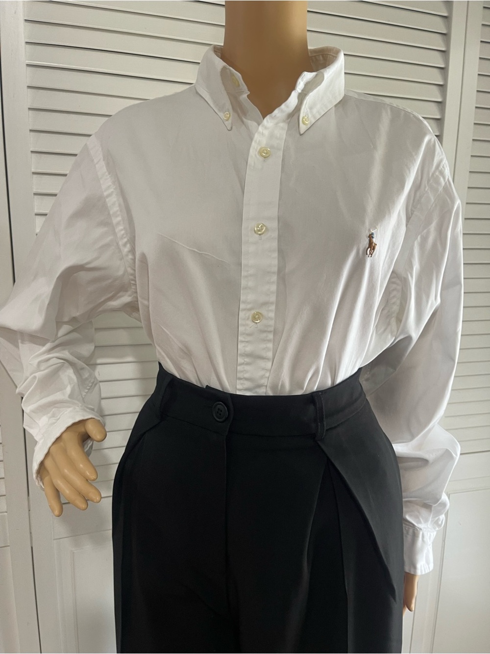 Ralph Lauren White Button-Up Shirt with Embroidered Pony - Picture 4 of 6